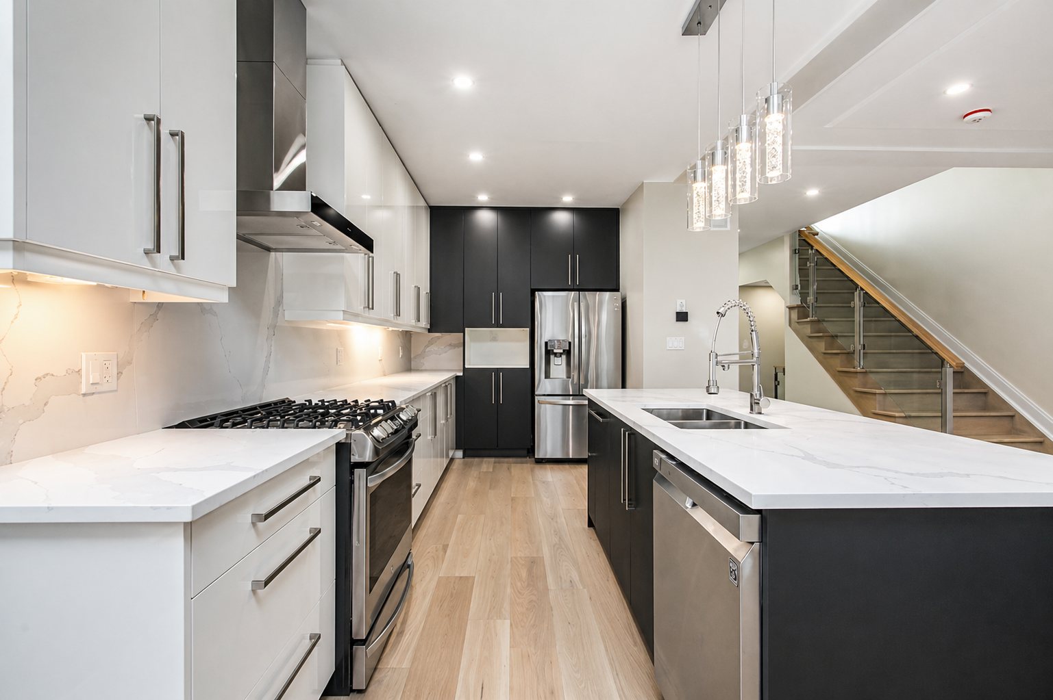 Bright Modern Kitchen
