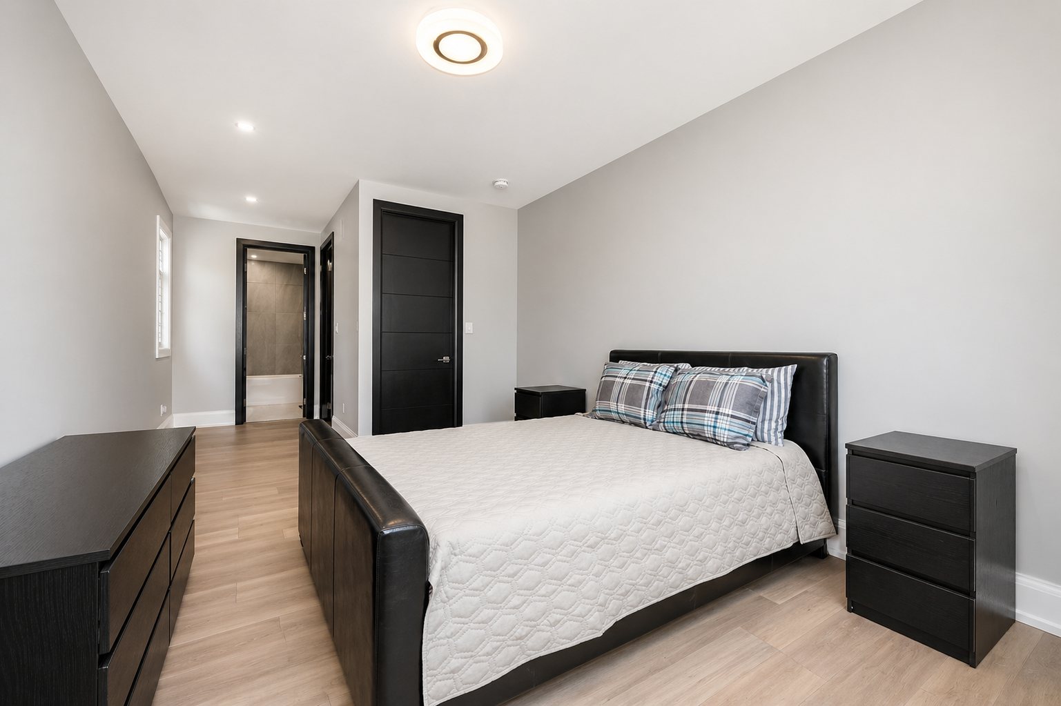 Modern residential interior by Melmar Group
